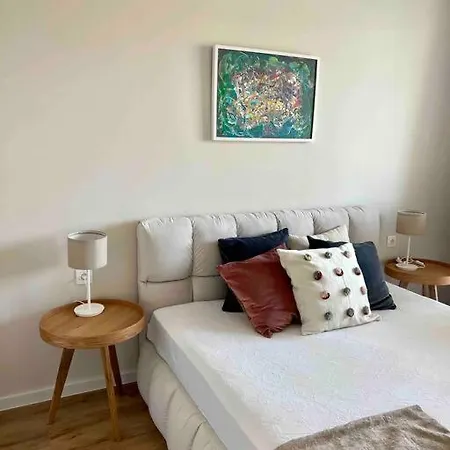 Sunny In Bellicity Complex Apartment *