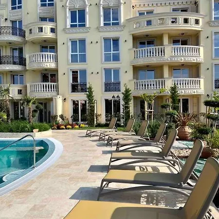 Sunny In Bellicity Complex Apartment